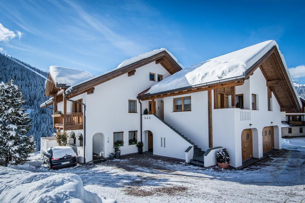 Apartments Tino Ла Вале Екстериор снимка