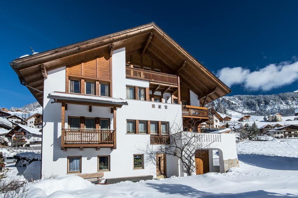 Apartments Tino Ла Вале Екстериор снимка