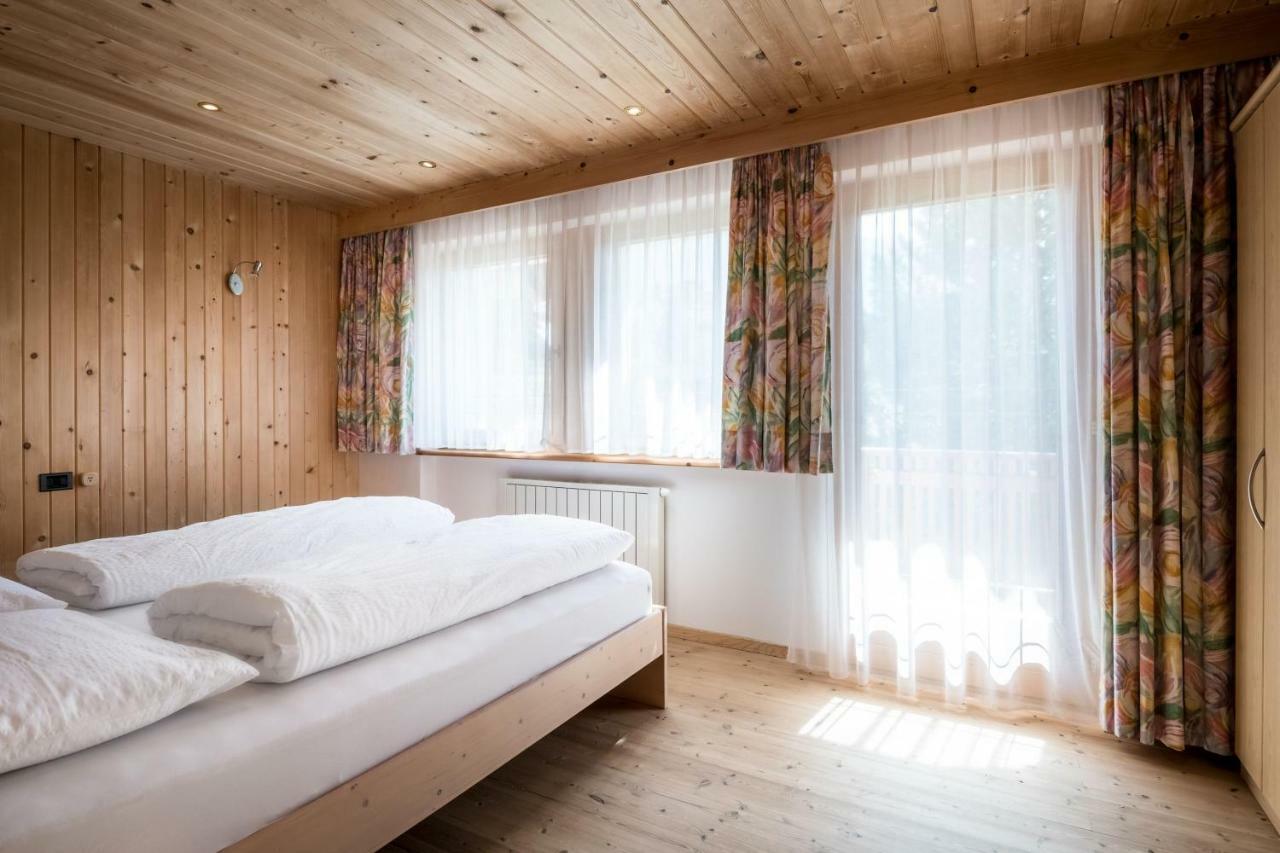 Apartments Tino Ла Вале Екстериор снимка